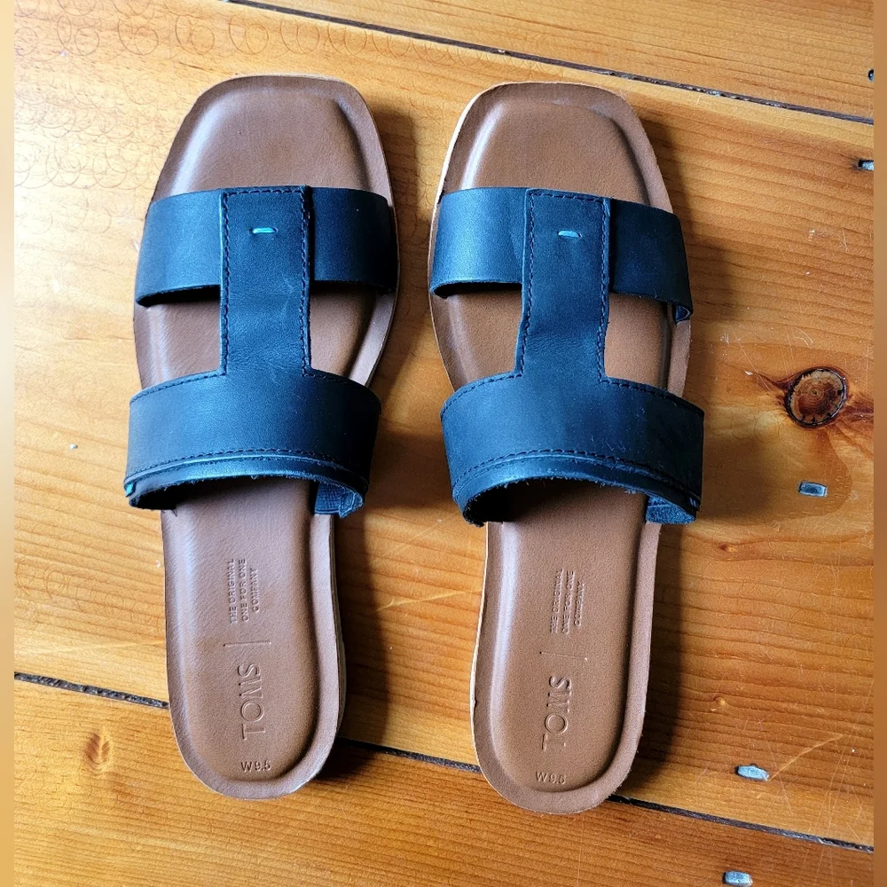 Toms Black & Tan Women's Sandals - Picture 1 of 6